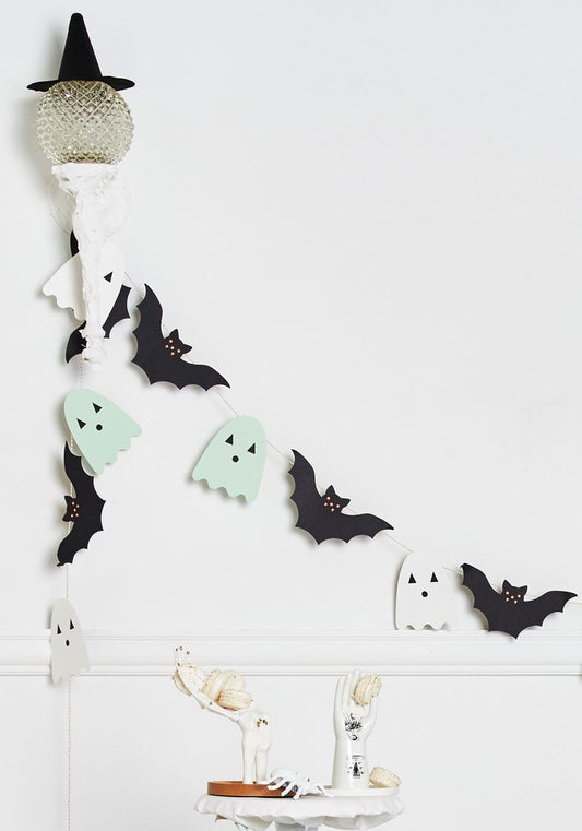 Vampire bat and ghost garland