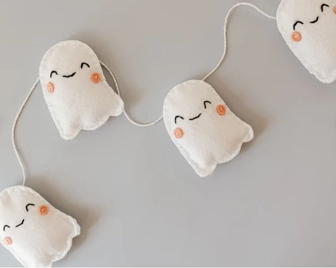 Cute ghost garland for kids