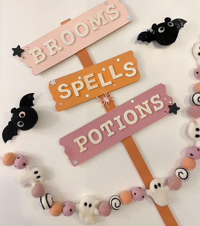 Directions pink Halloween